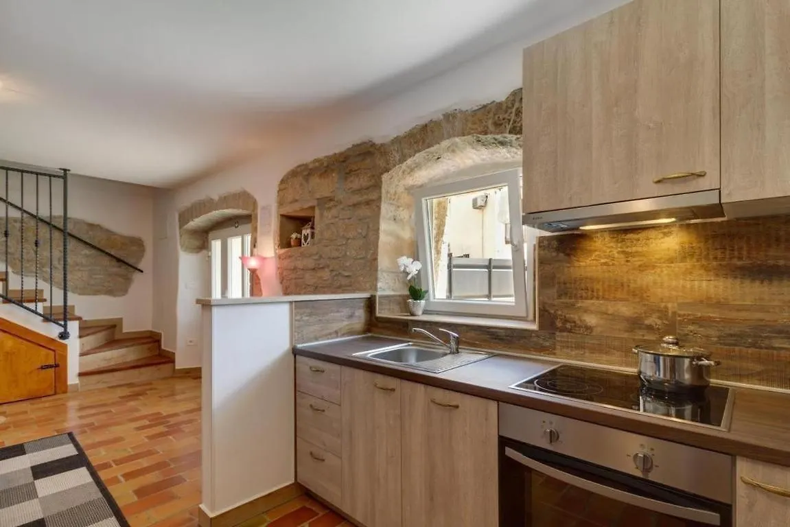 Villa Zoro Mit Schoenen Garten Und Privatem Pool Pazin Croatia