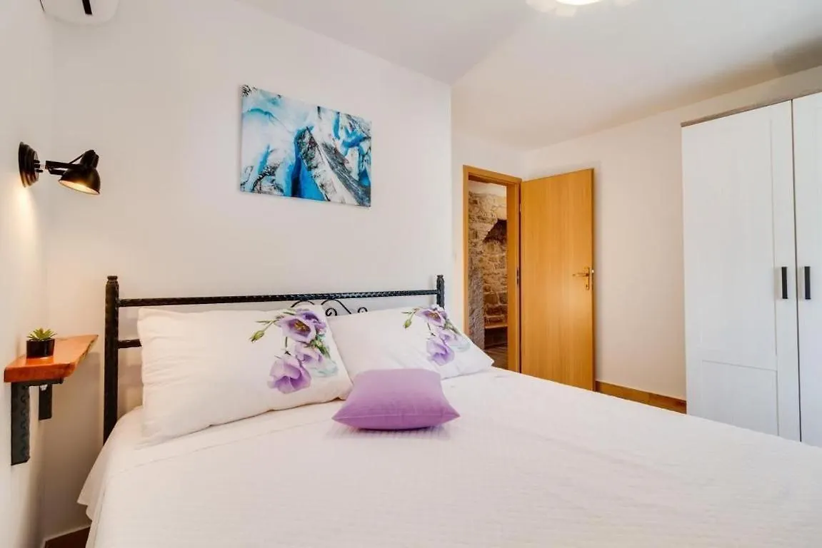 Villa Zoro Mit Schoenen Garten Und Privatem Pool Pazin 0*,