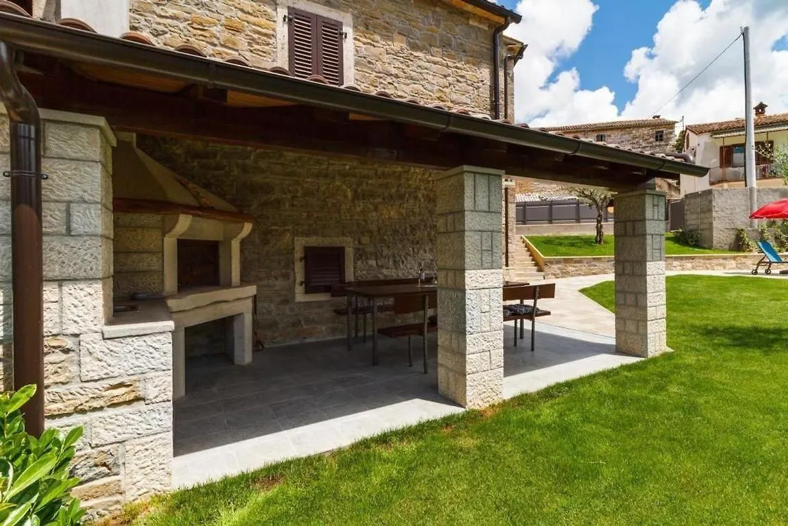Villa Zoro Mit Schoenen Garten Und Privatem Pool Pazin 0*,  Croatia
