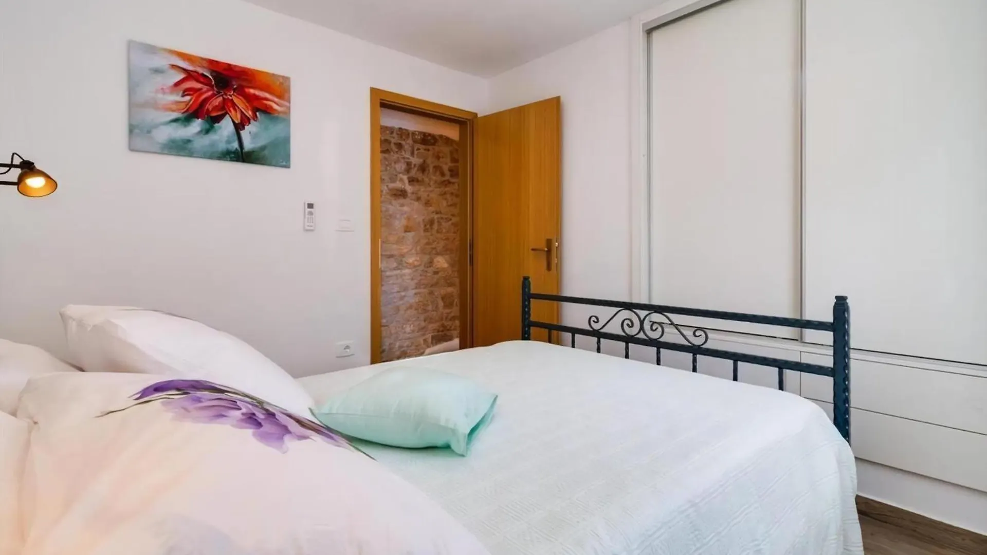 Villa Zoro Mit Schoenen Garten Und Privatem Pool Pazin