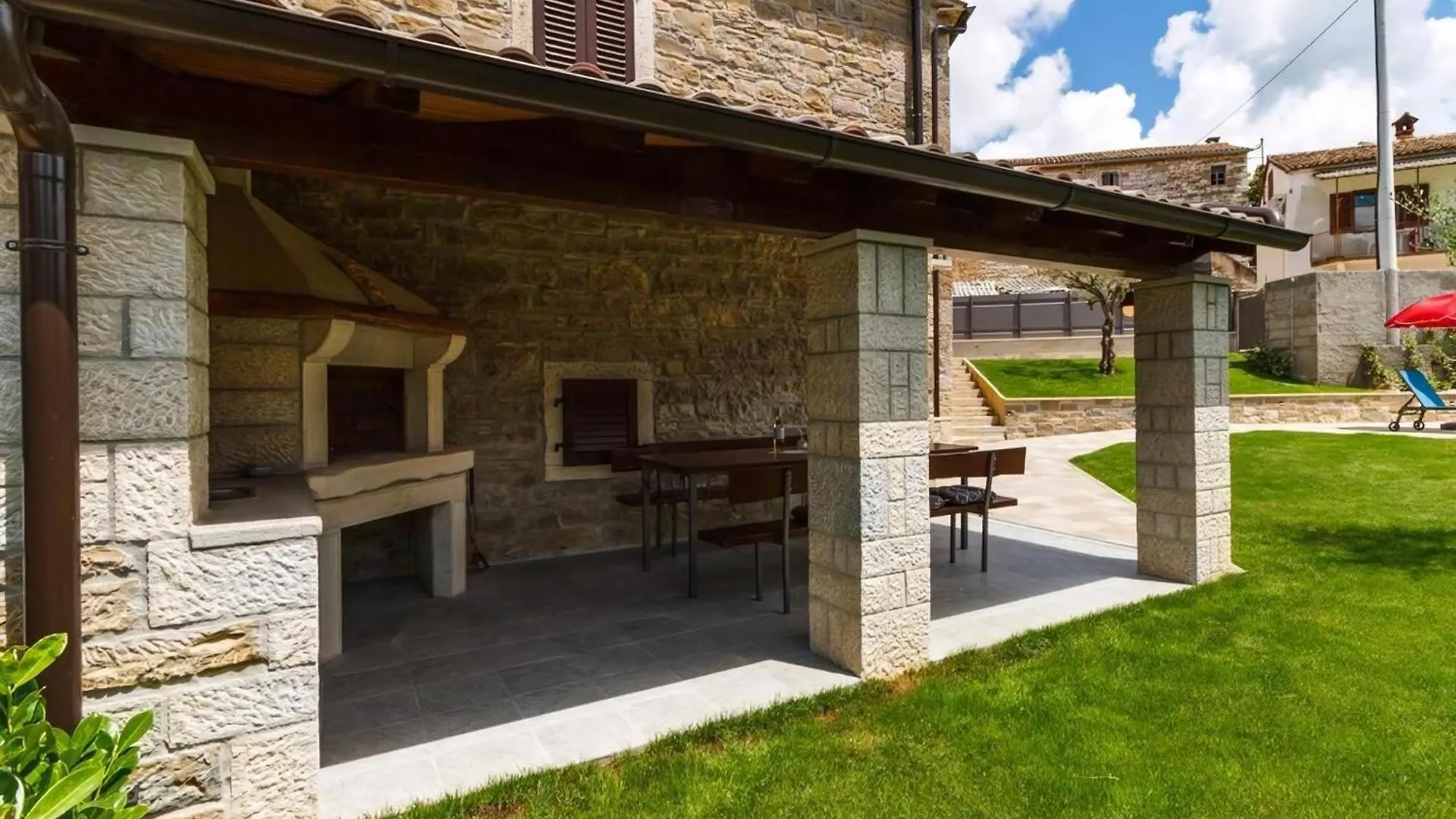Villa Zoro Mit Schoenen Garten Und Privatem Pool Pazin 0*,