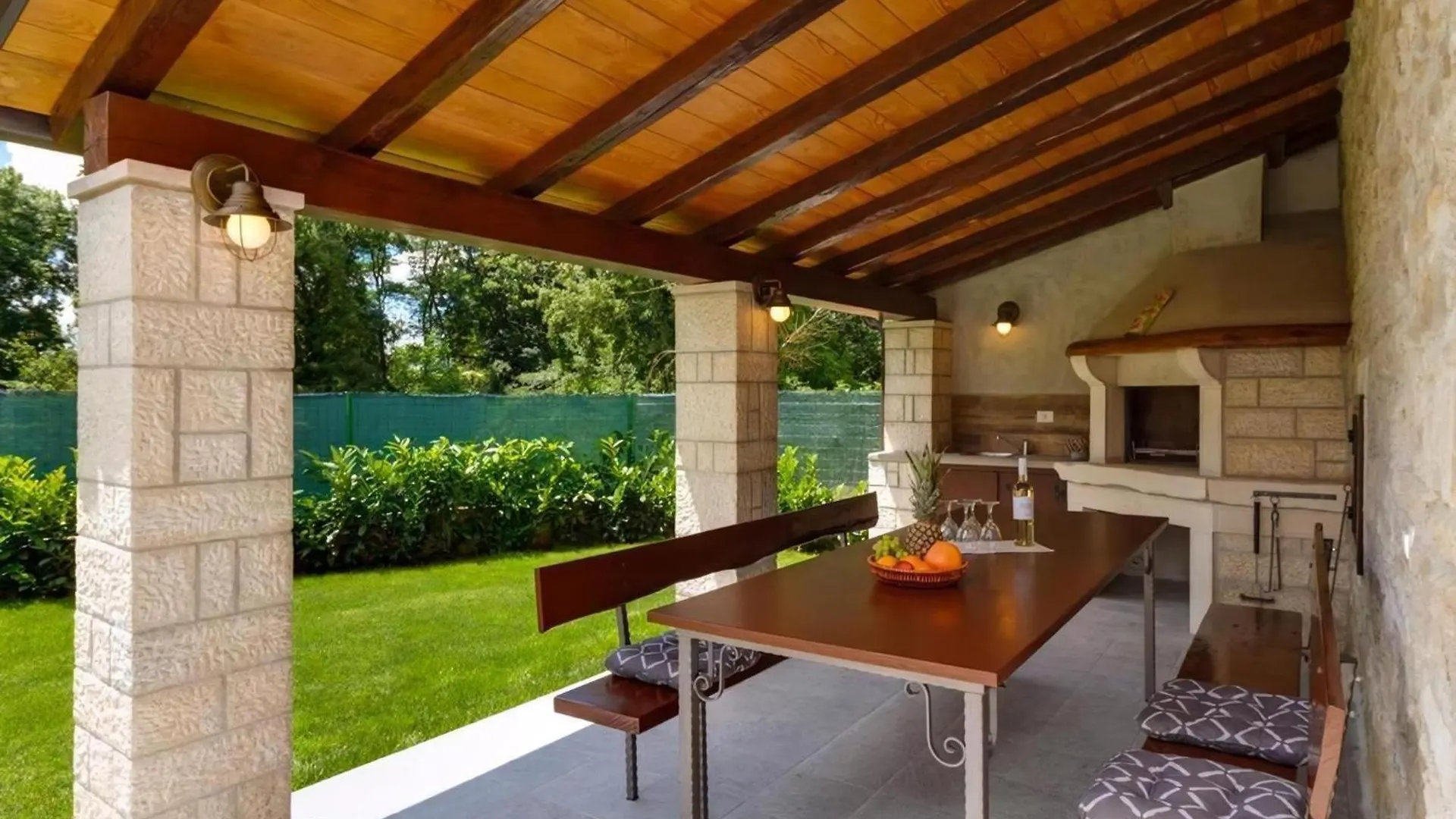 Villa Zoro Mit Schoenen Garten Und Privatem Pool Pazin Croatia