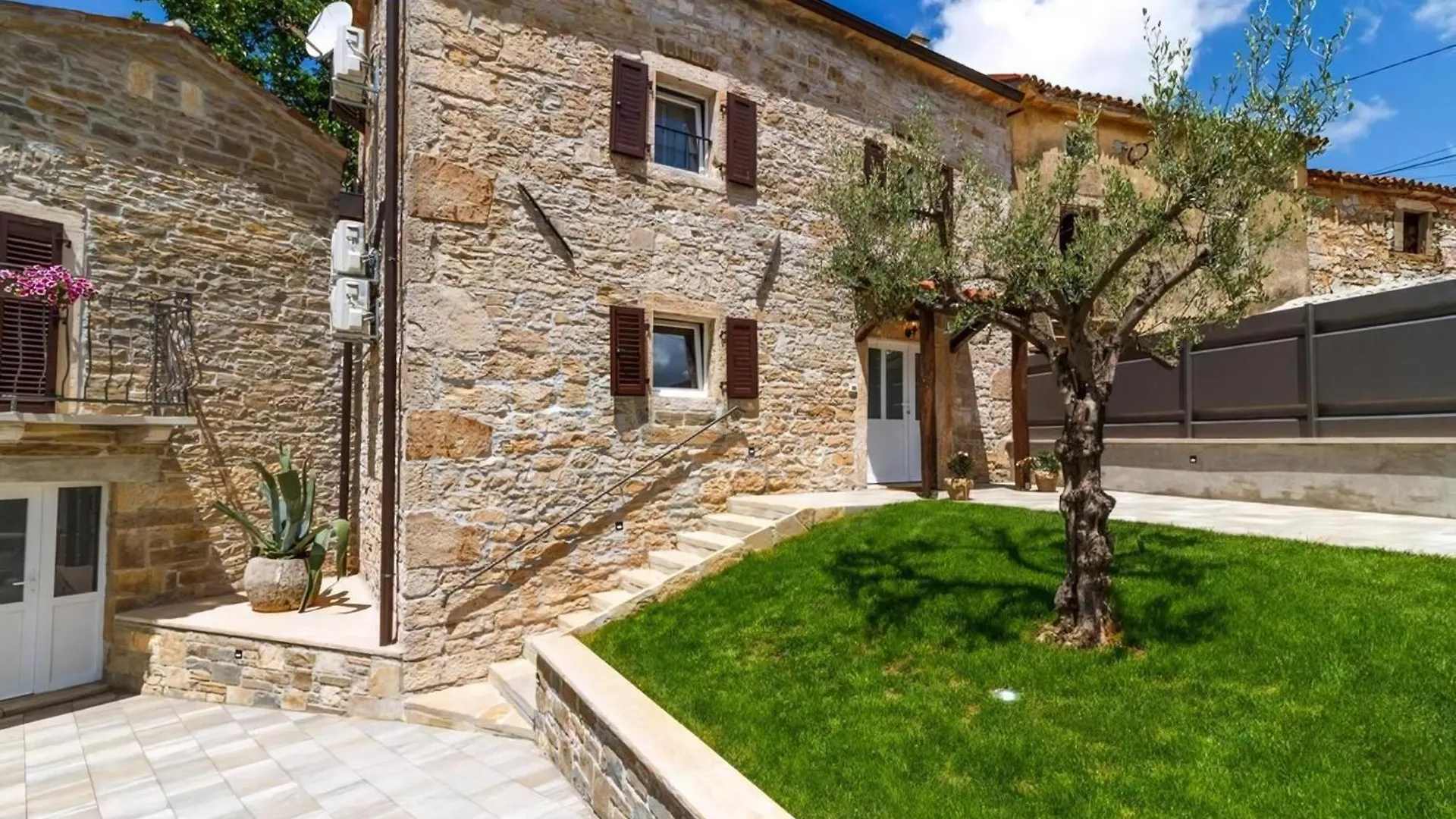Holiday home Villa Zoro Mit Schoenen Garten Und Privatem Pool Pazin